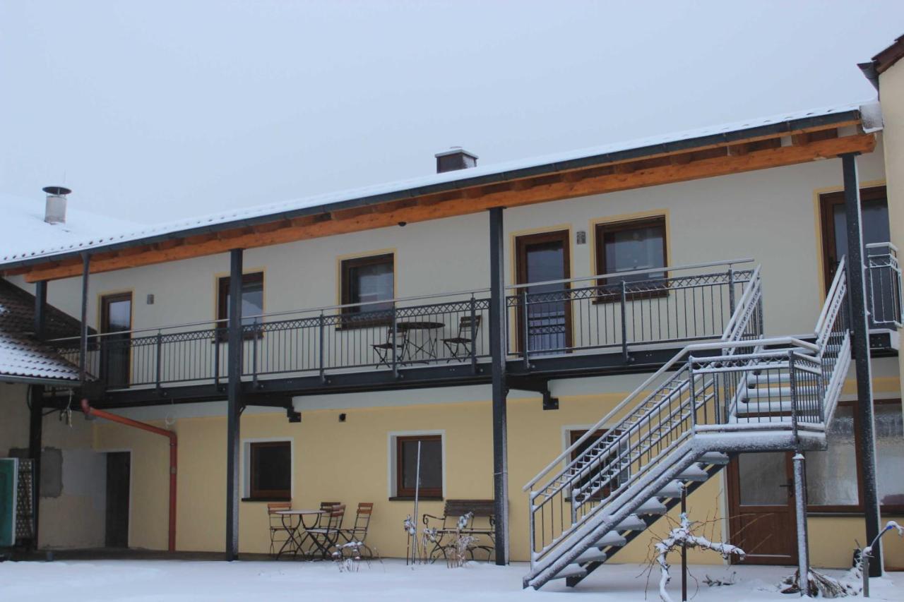 Preuschens Hof Leilighet Egloffstein Eksteriør bilde